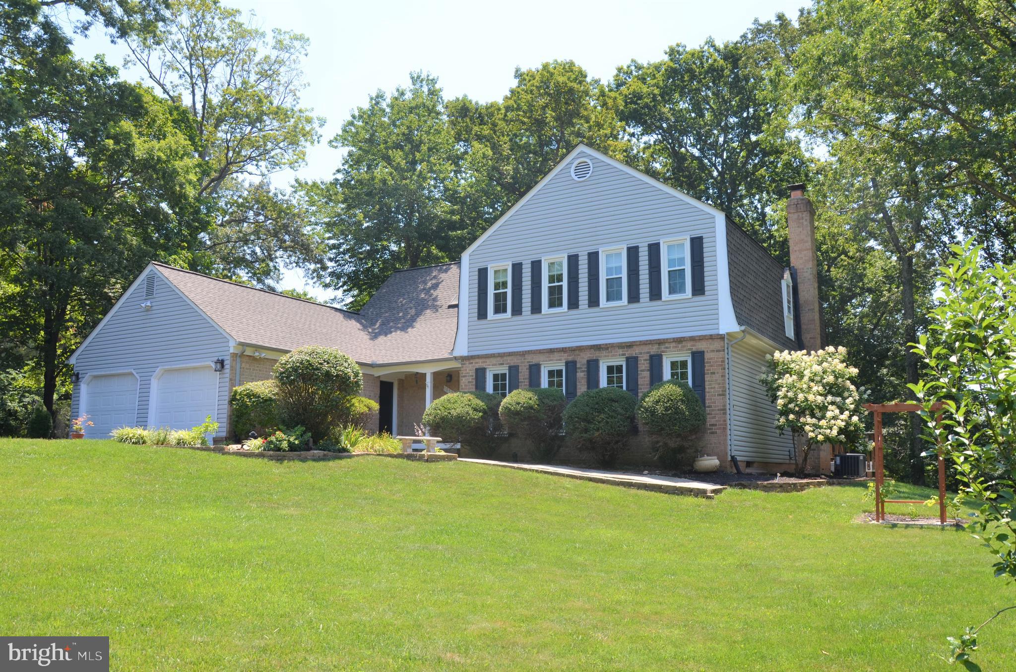 BURKE LAKE CLUSTER - Residential