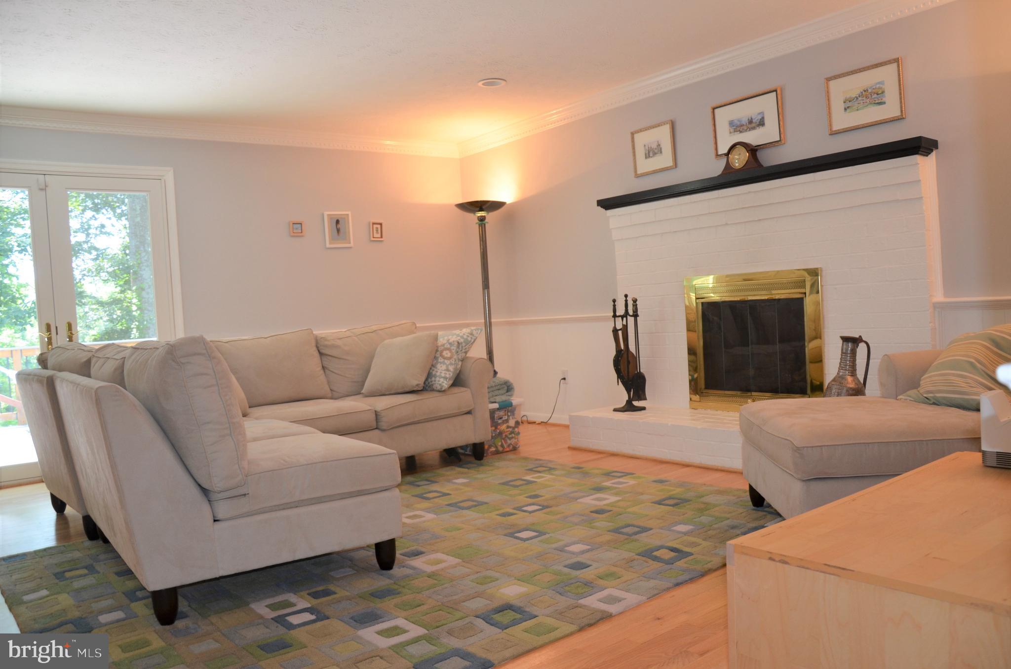 BURKE LAKE CLUSTER - Residential