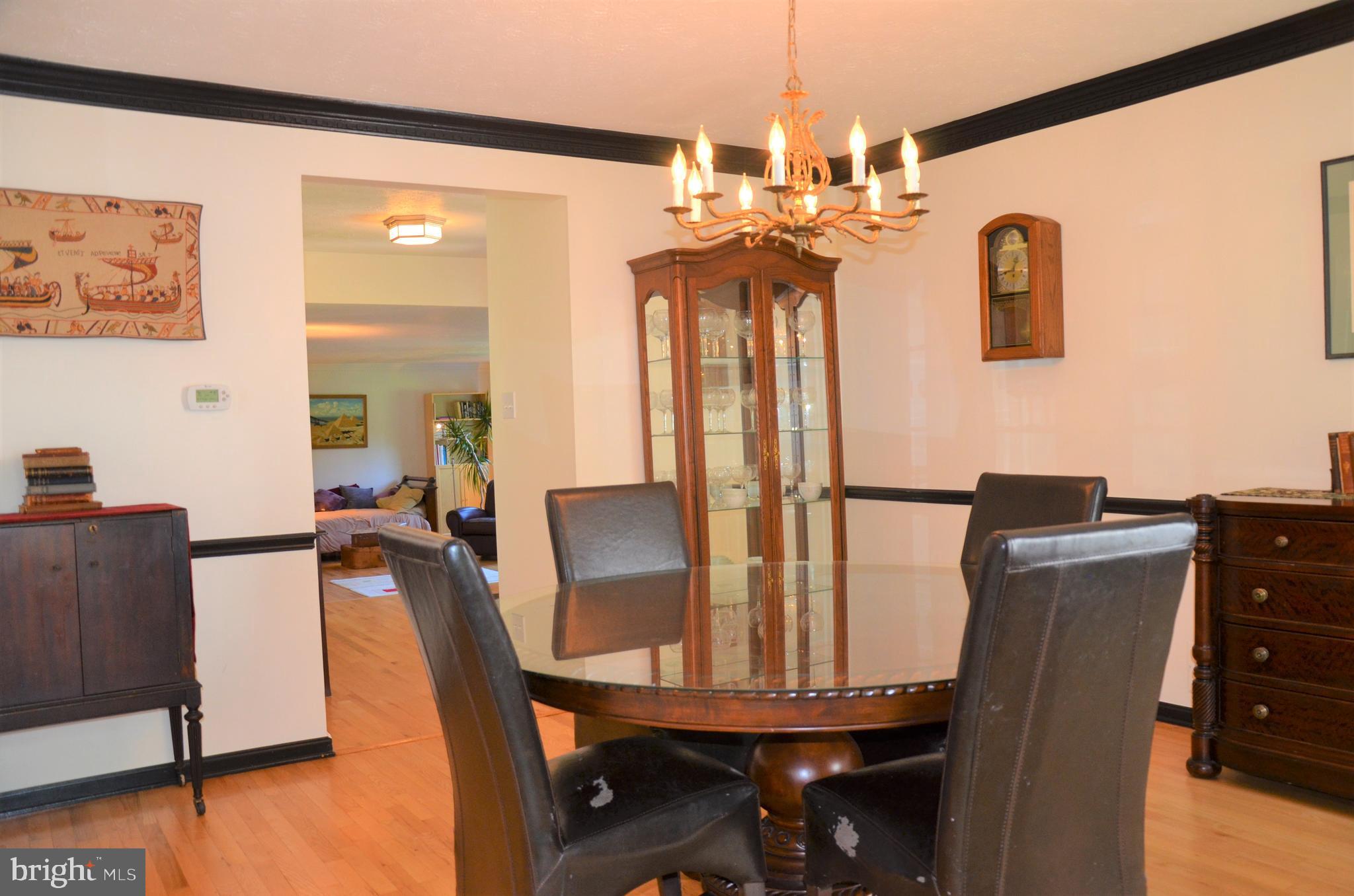 BURKE LAKE CLUSTER - Residential