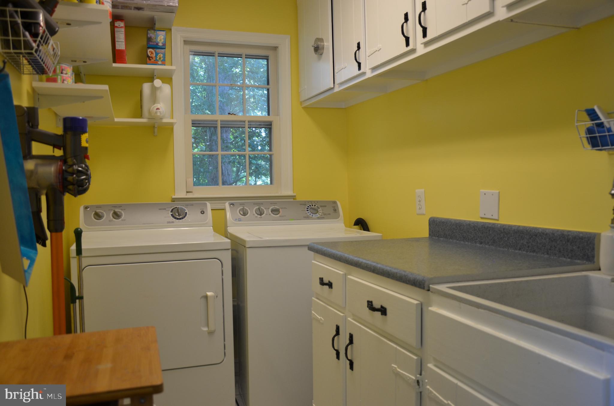 BURKE LAKE CLUSTER - Residential