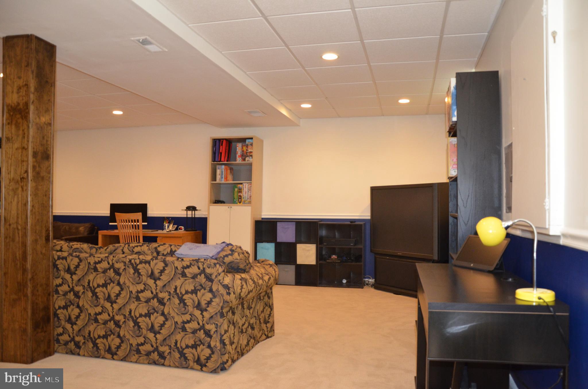 BURKE LAKE CLUSTER - Residential