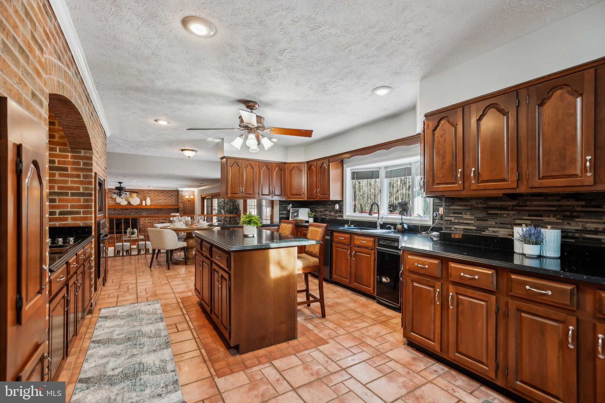 CAMELOT - Residential