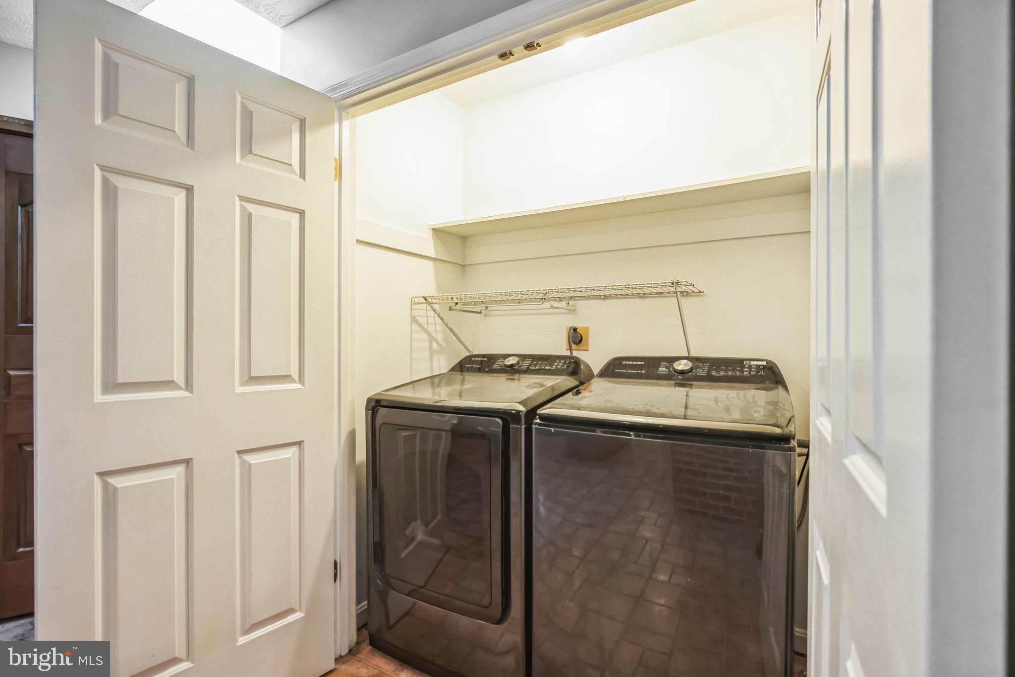 CAMELOT - Residential