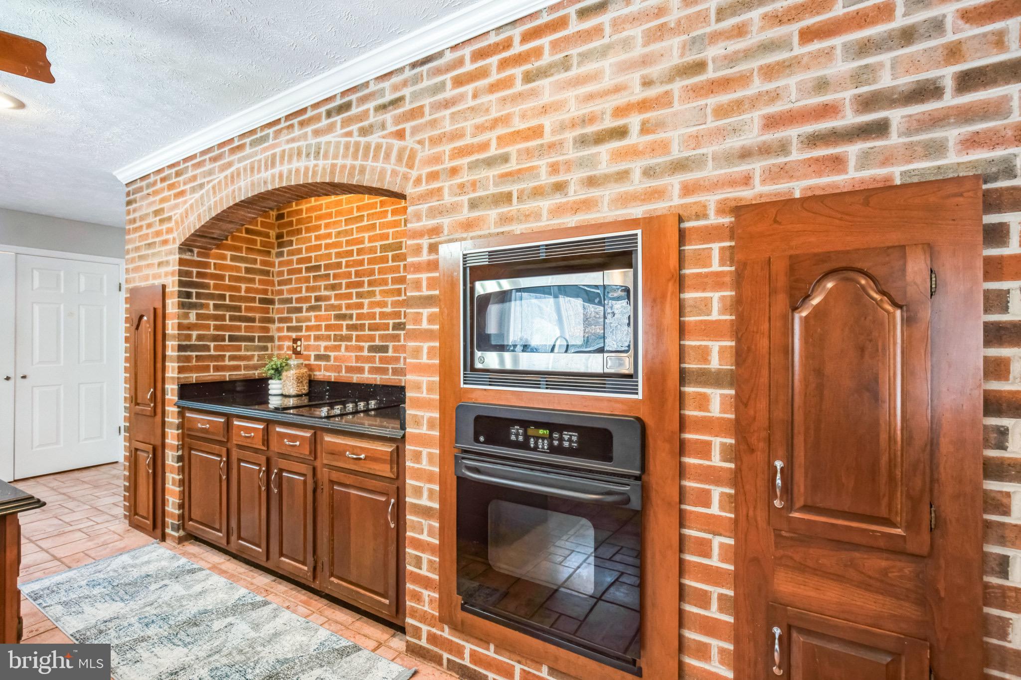 CAMELOT - Residential