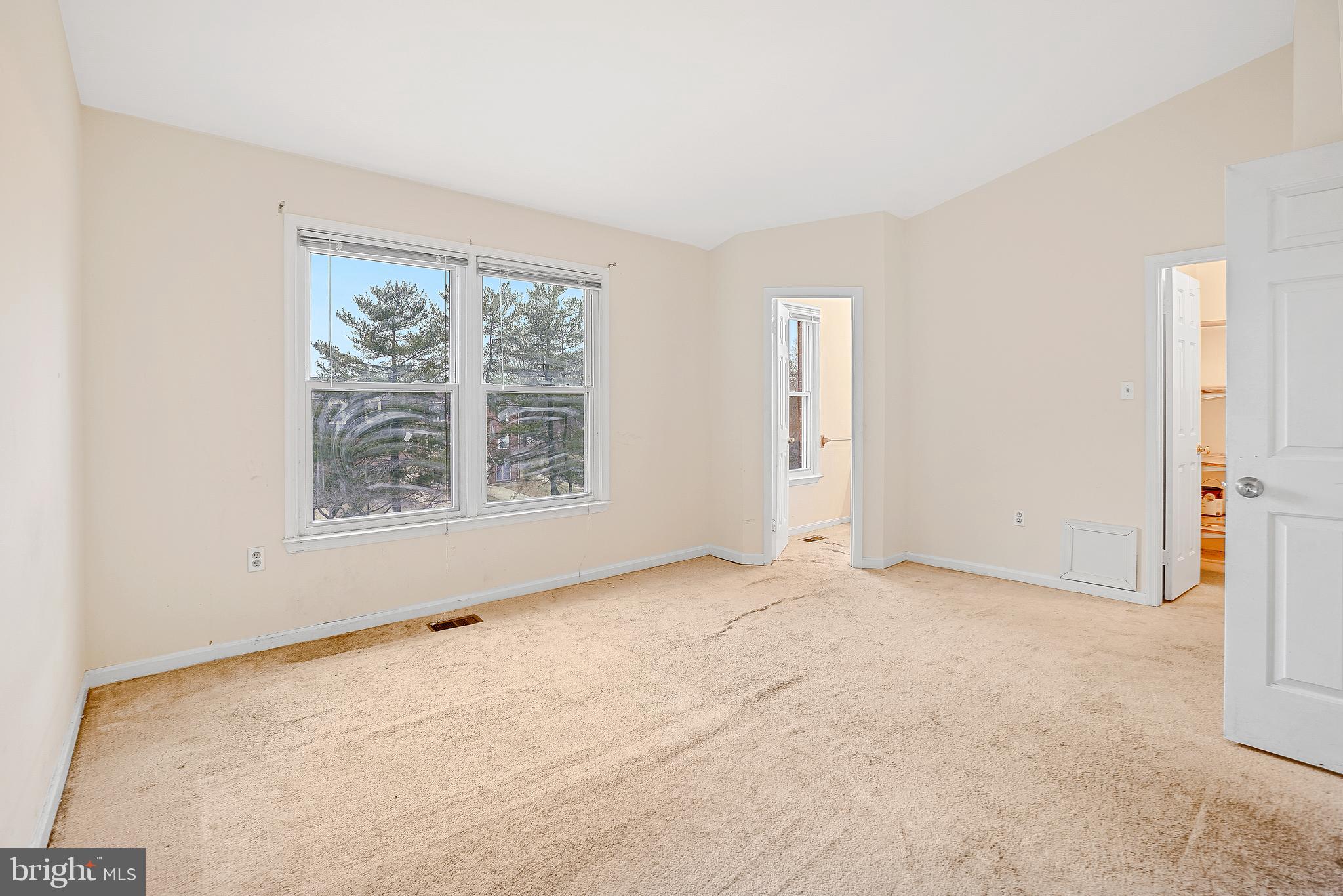 DUMONT OAKS - Residential