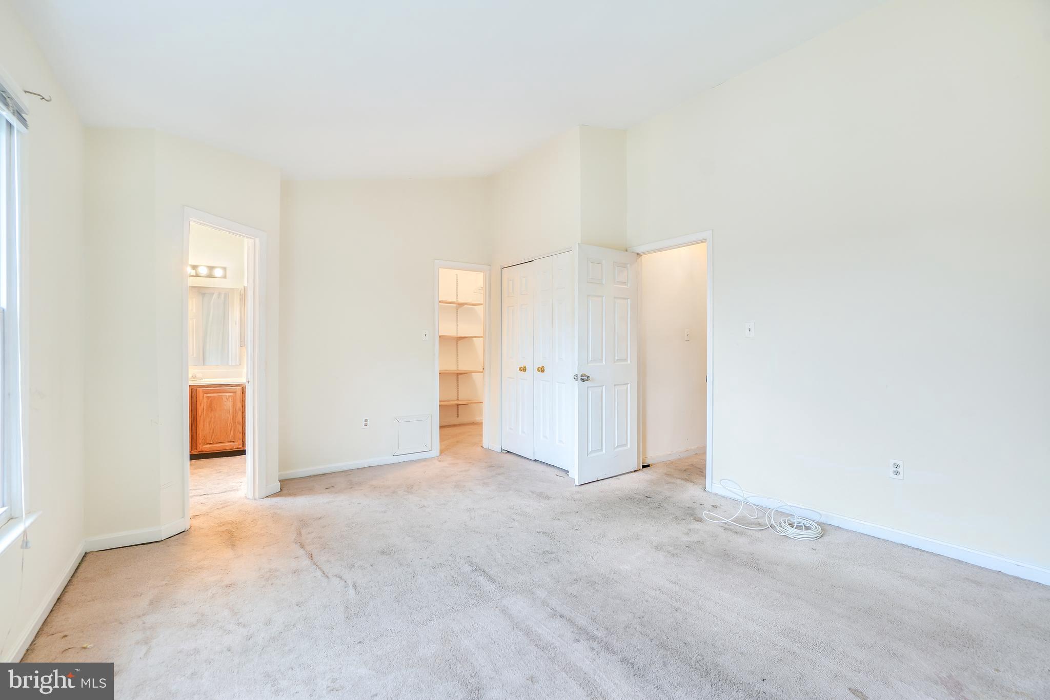 DUMONT OAKS - Residential