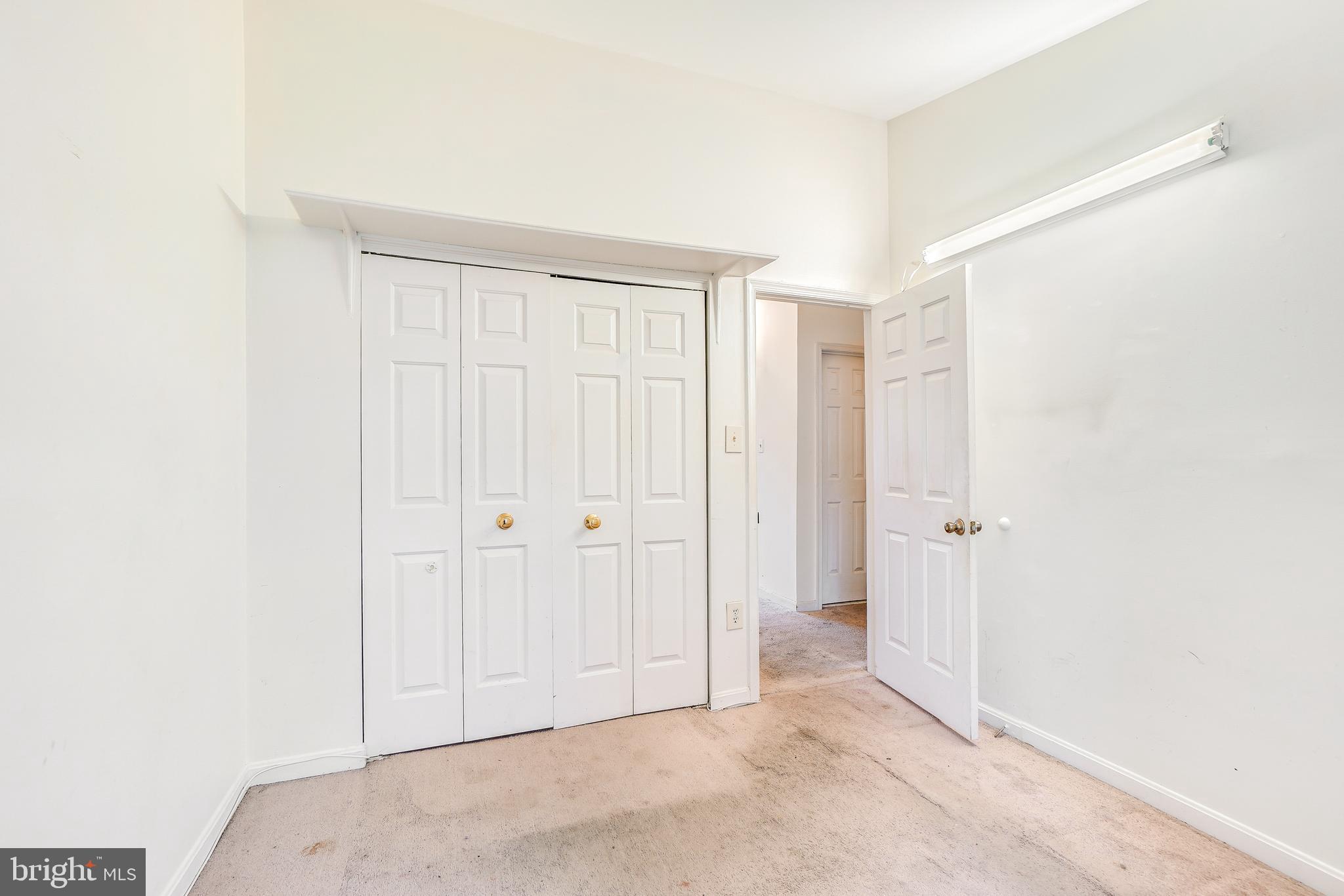 DUMONT OAKS - Residential