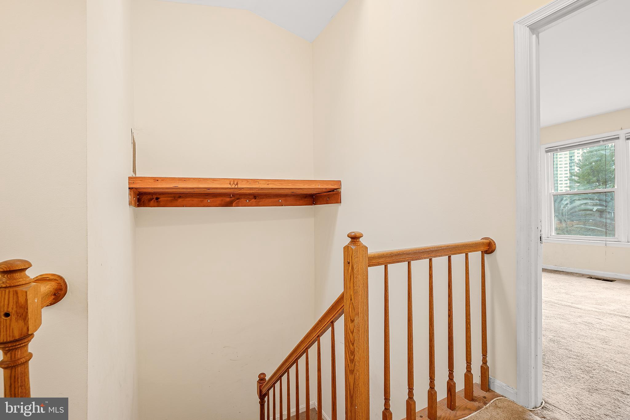 DUMONT OAKS - Residential