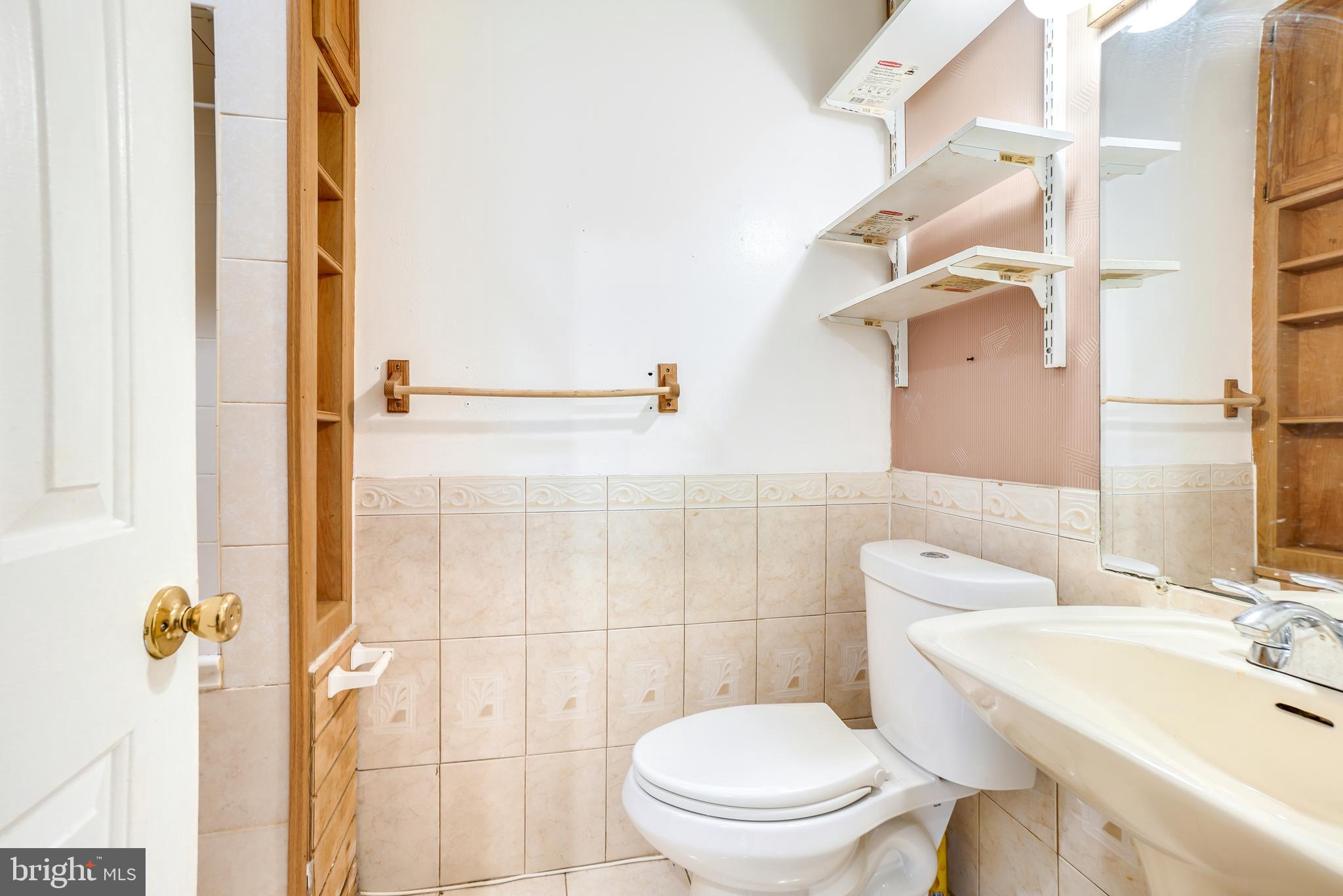 DUMONT OAKS - Residential