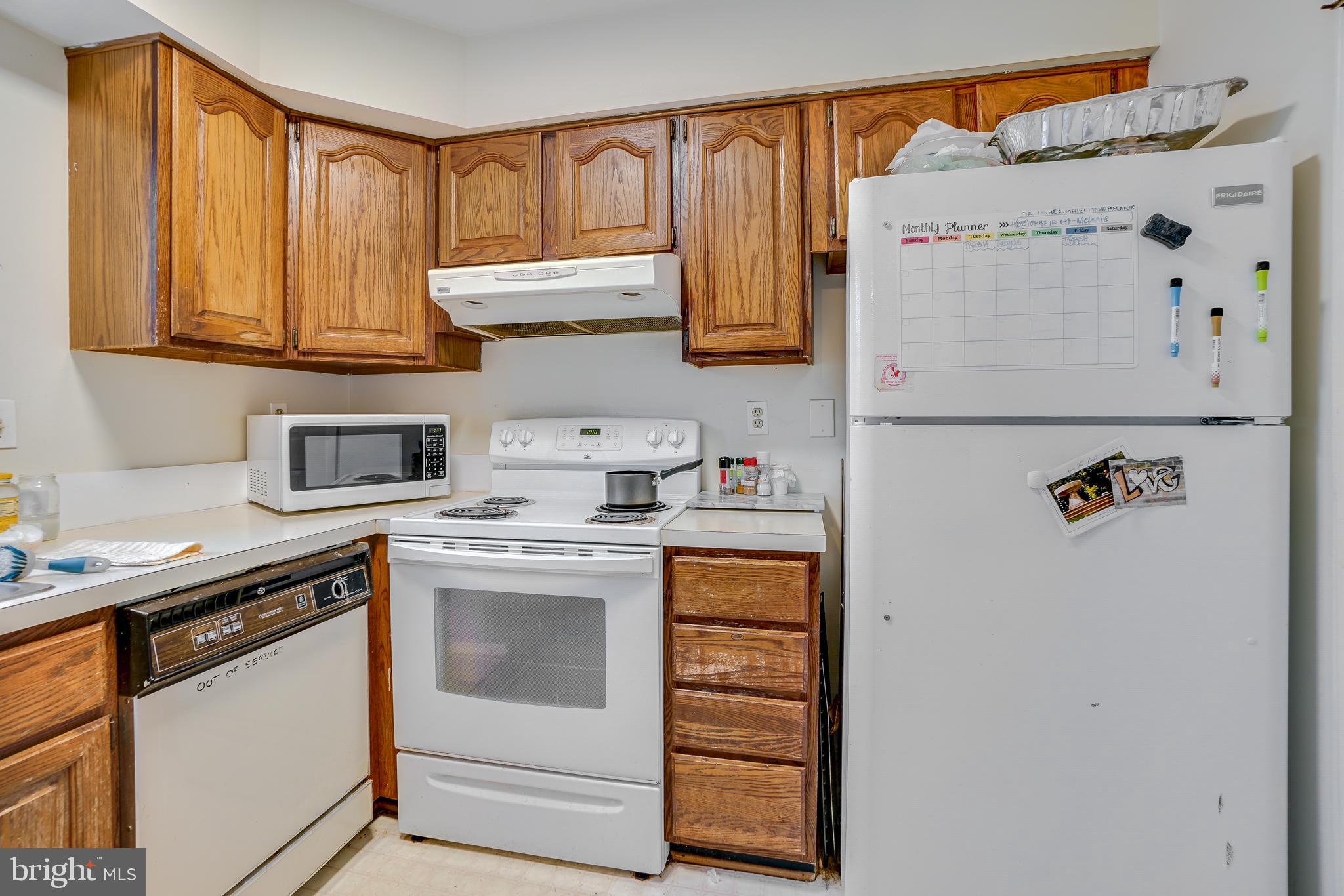 DUMONT OAKS - Residential