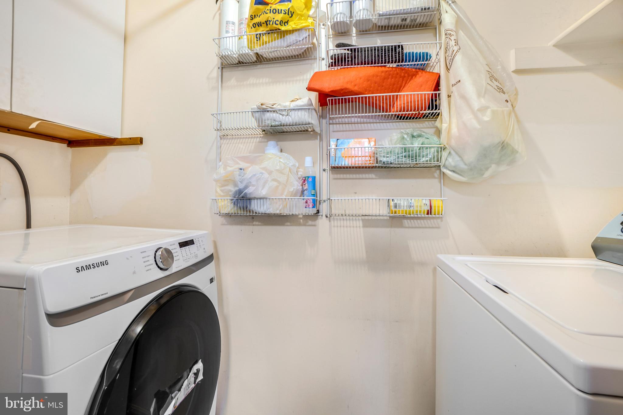 DUMONT OAKS - Residential