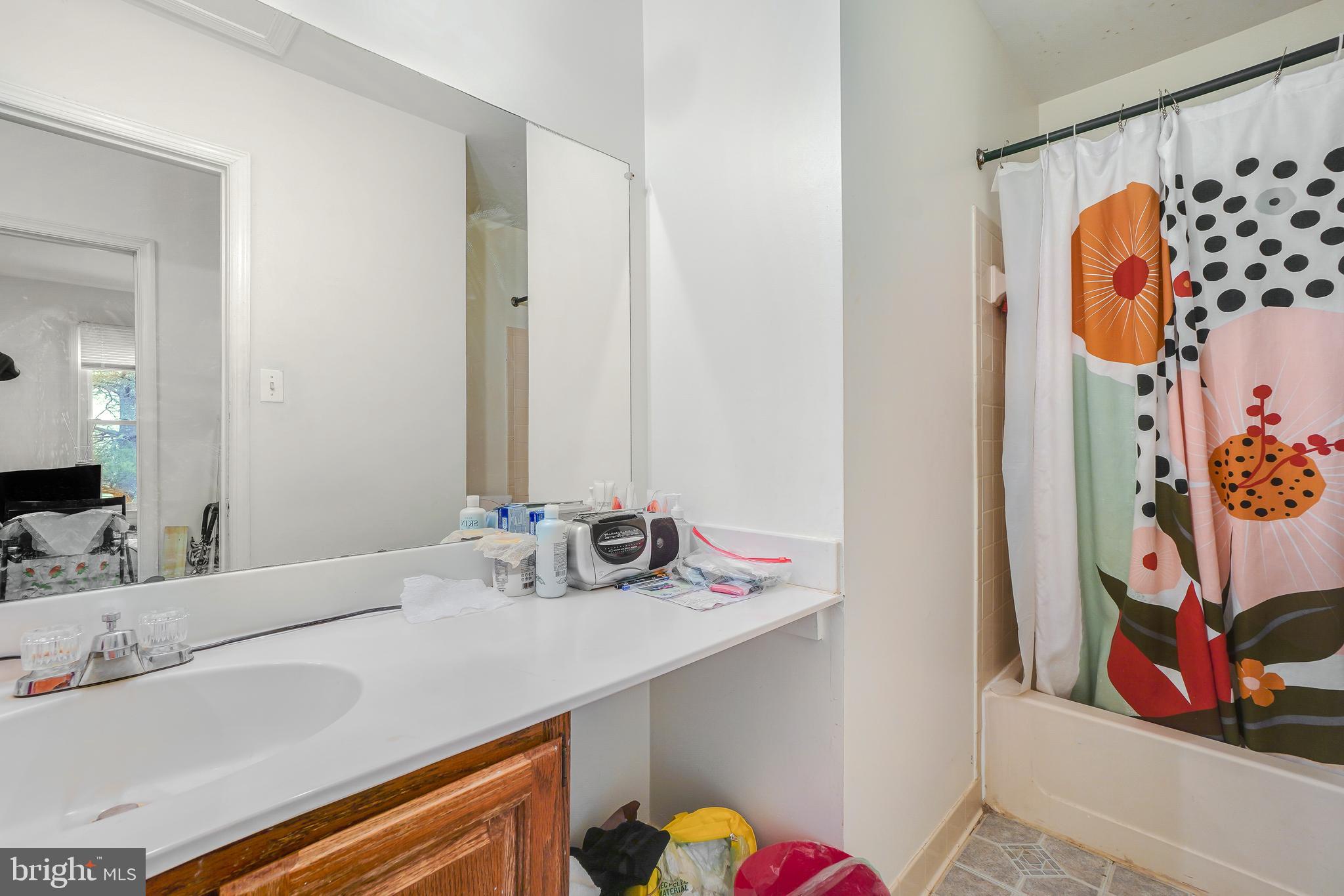 DUMONT OAKS - Residential