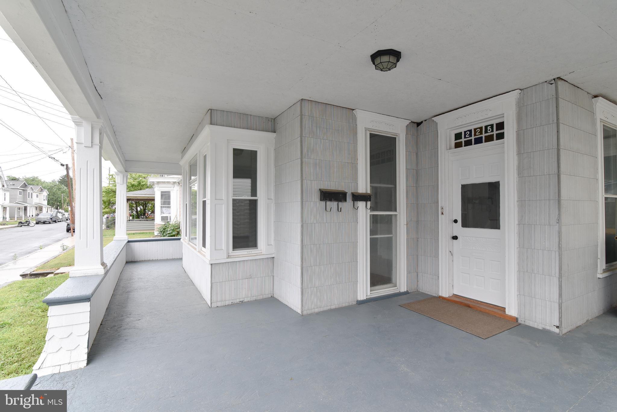 225 W 2ND STREET