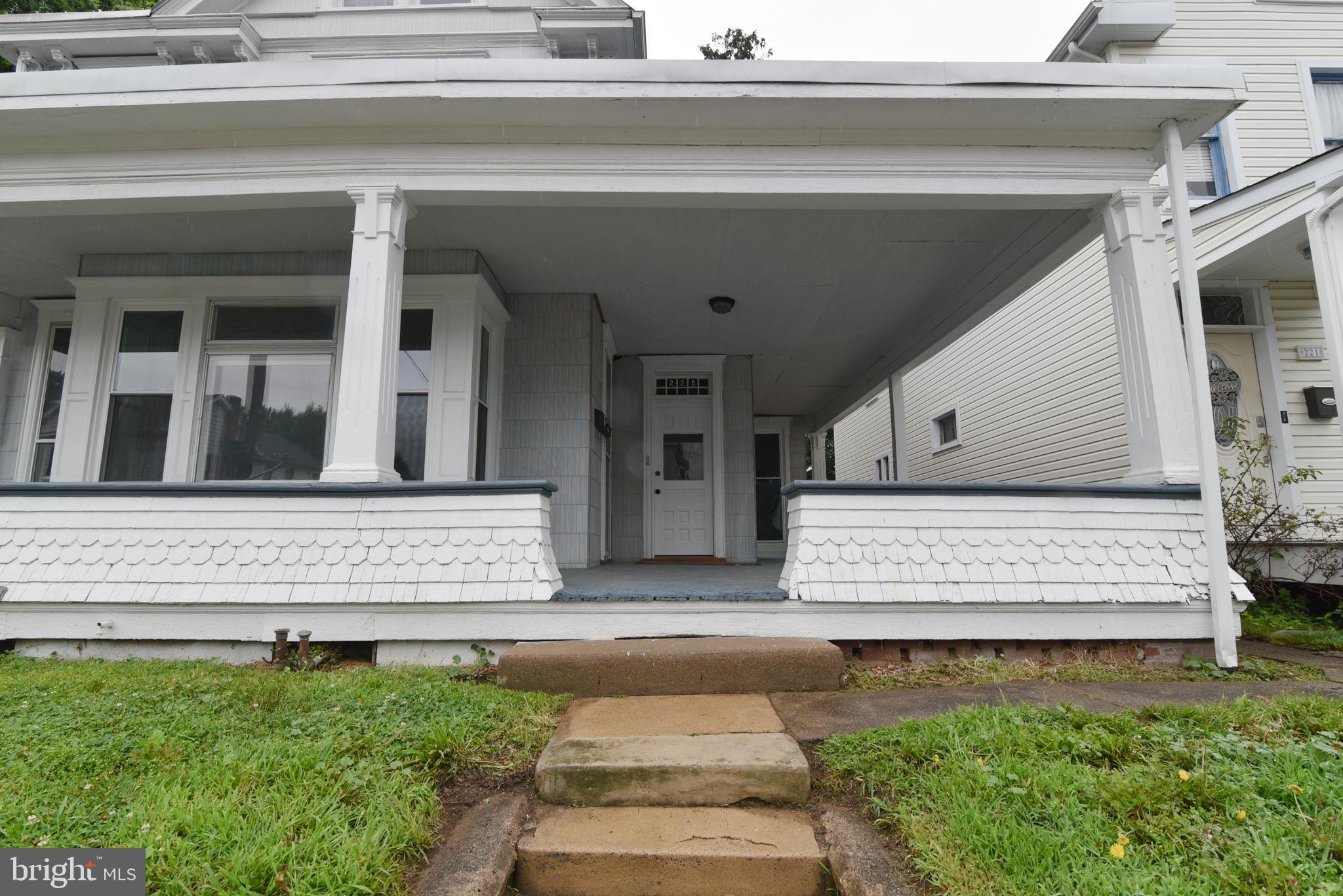 225 W 2ND STREET