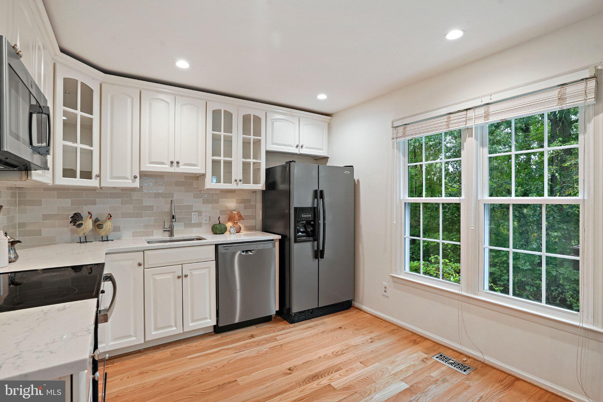 8267 CLIFTON FARM COURT