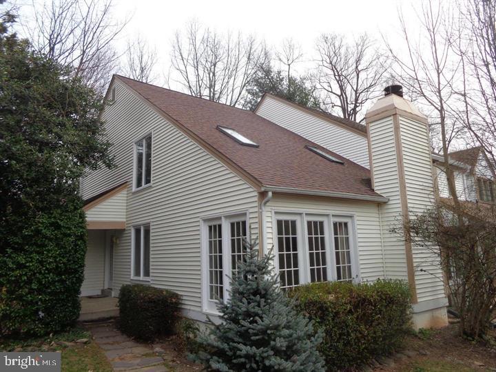 FAIR WOODS - Residential Lease