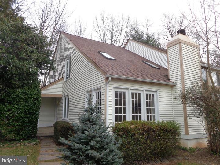 FAIR WOODS - Residential Lease