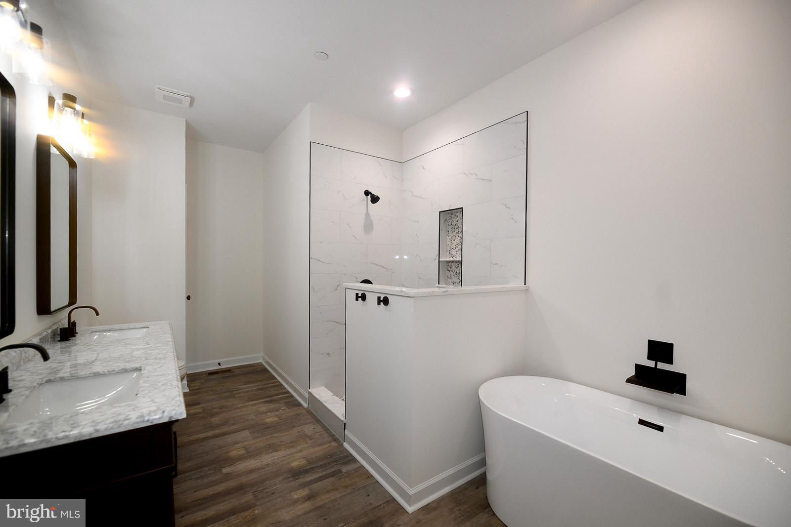 HIDDEN MEADOWS - Residential