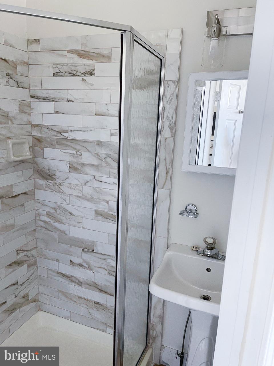 FAIRMOUNT - Residential Lease