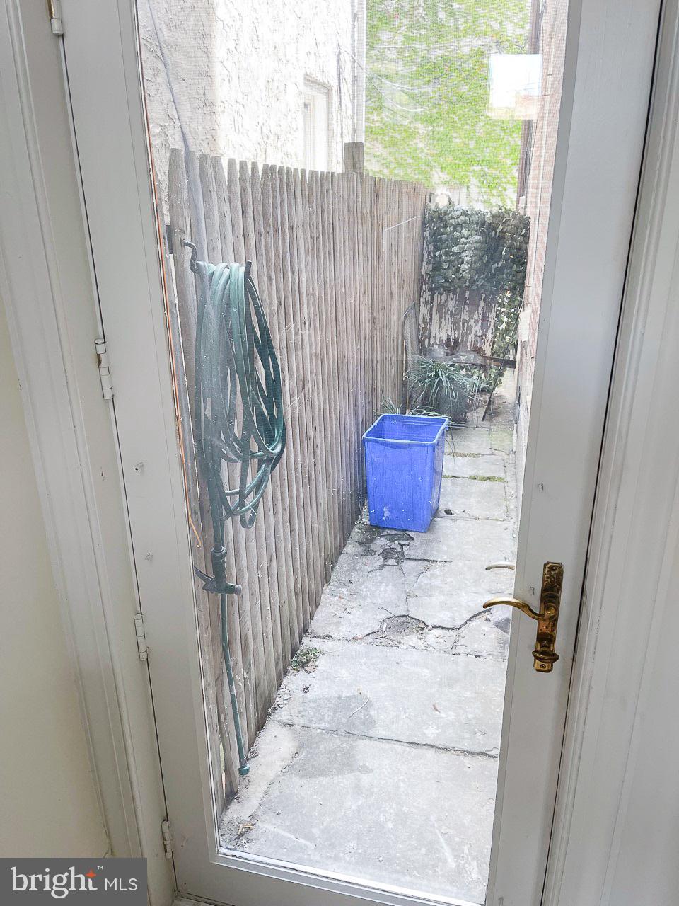 FAIRMOUNT - Residential Lease