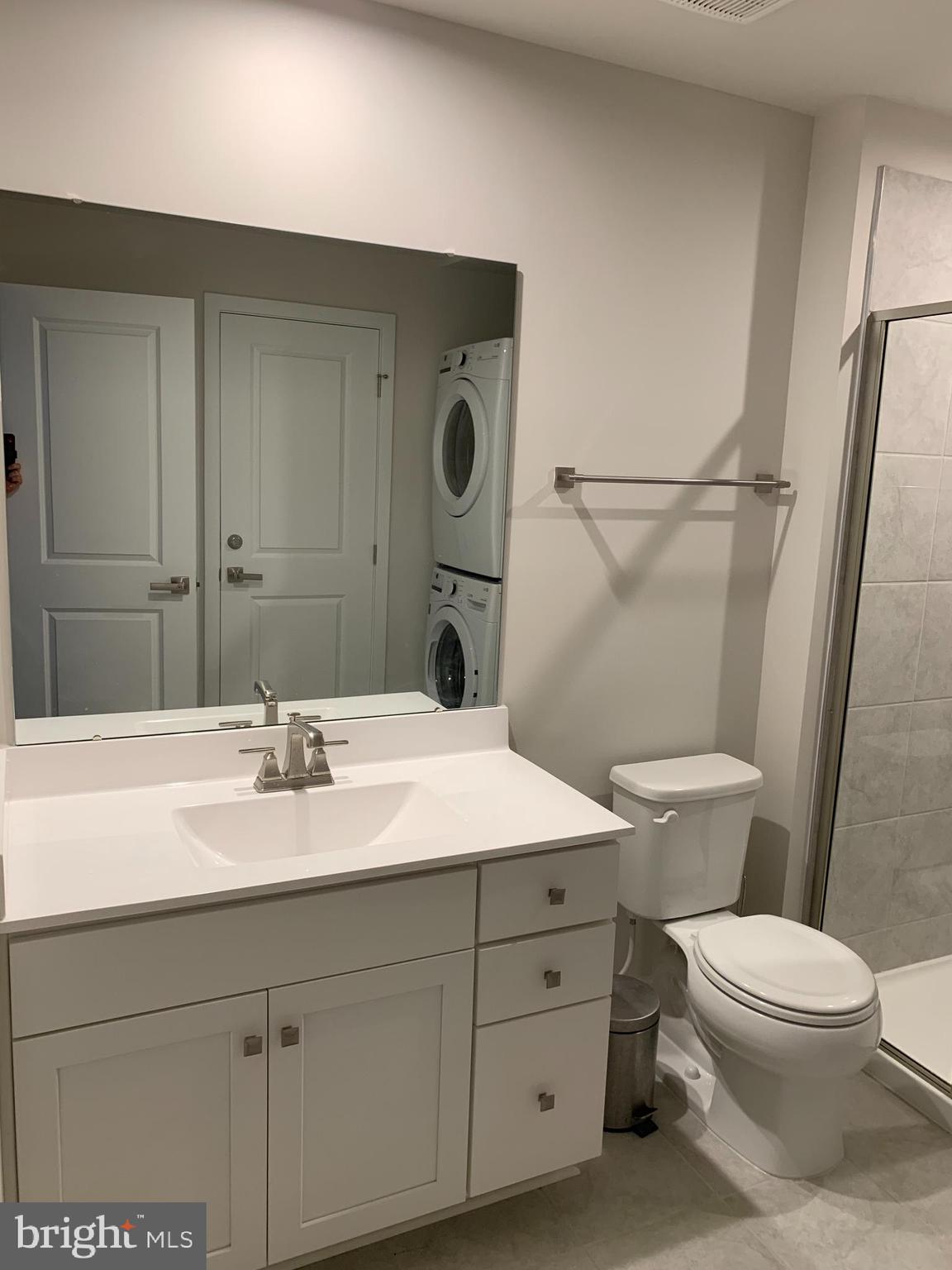 VILLAGE OF TOWNE SQUARE - Residential Lease