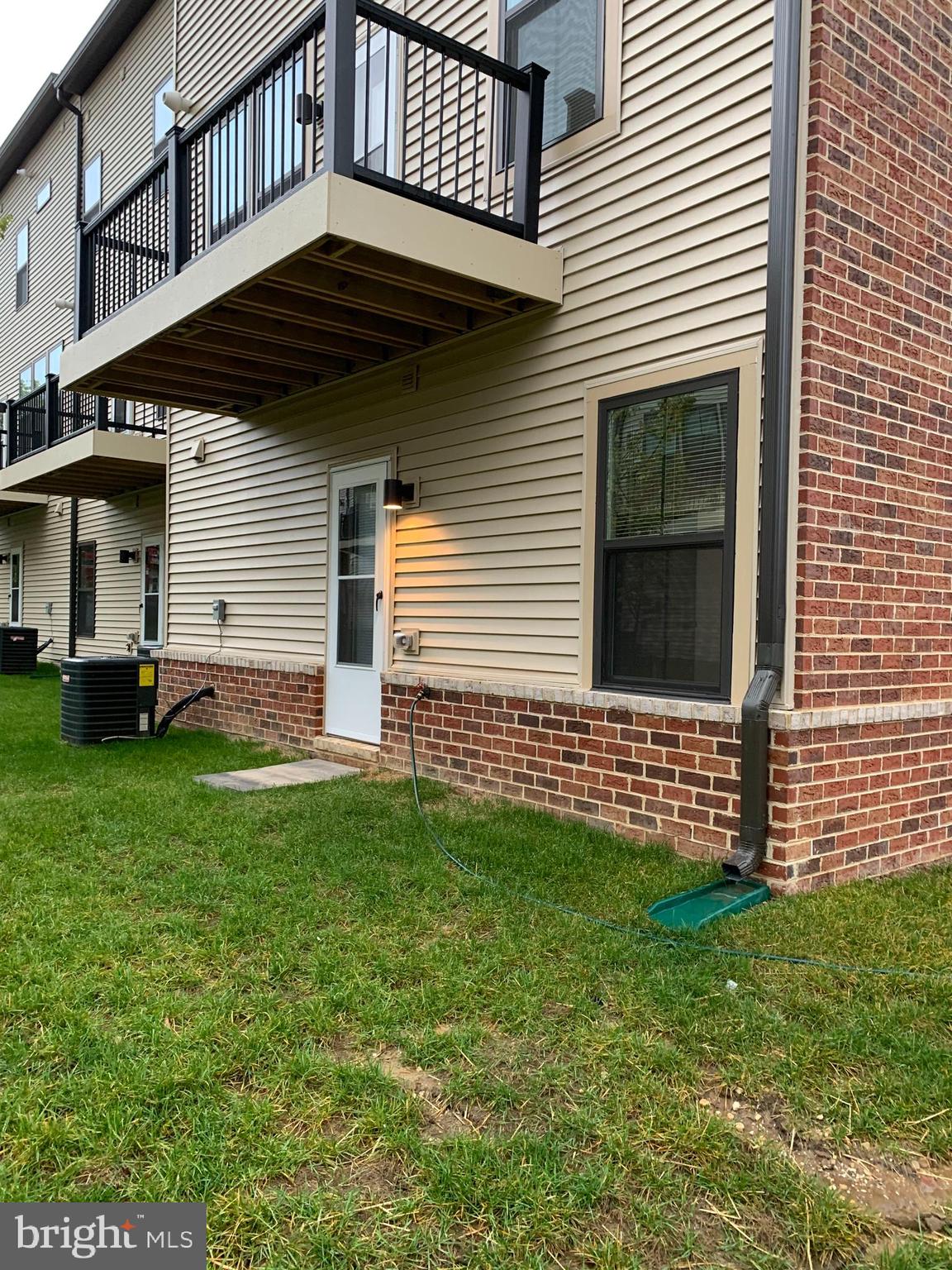 VILLAGE OF TOWNE SQUARE - Residential Lease