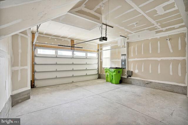 VILLAGE OF TOWNE SQUARE - Residential Lease