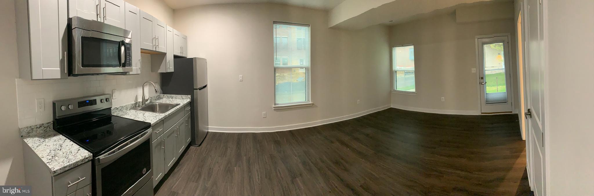 VILLAGE OF TOWNE SQUARE - Residential Lease