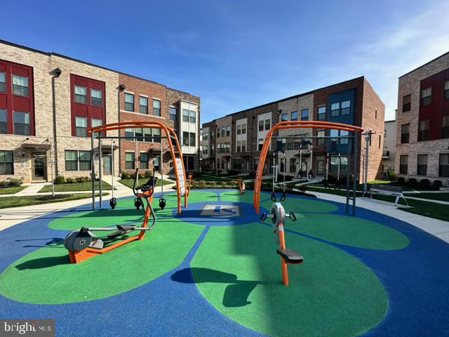 VILLAGE OF TOWNE SQUARE - Residential Lease