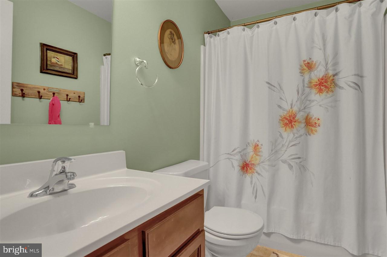 LAUREL VISTAS - Residential