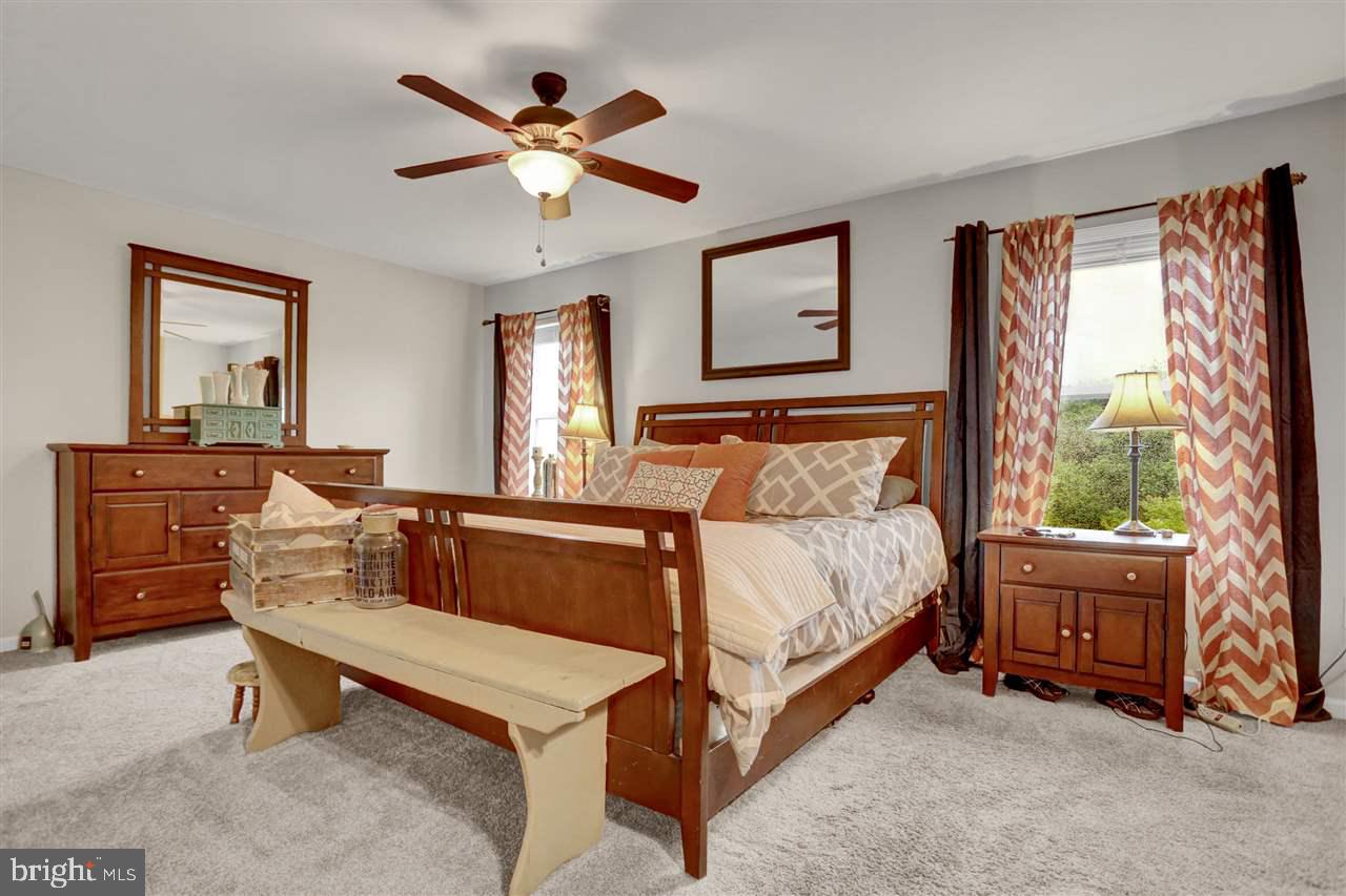 LAUREL VISTAS - Residential