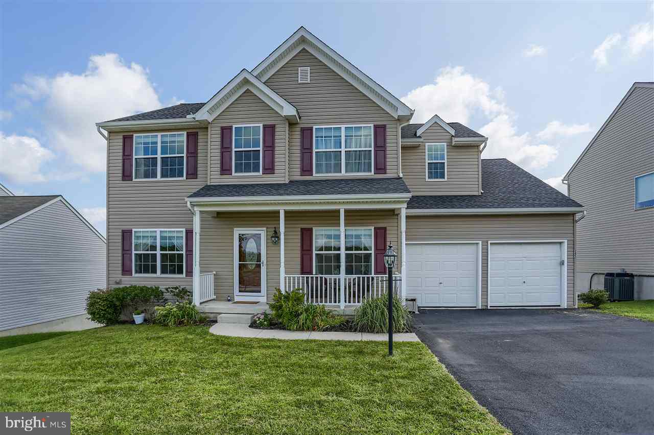 LAUREL VISTAS - Residential