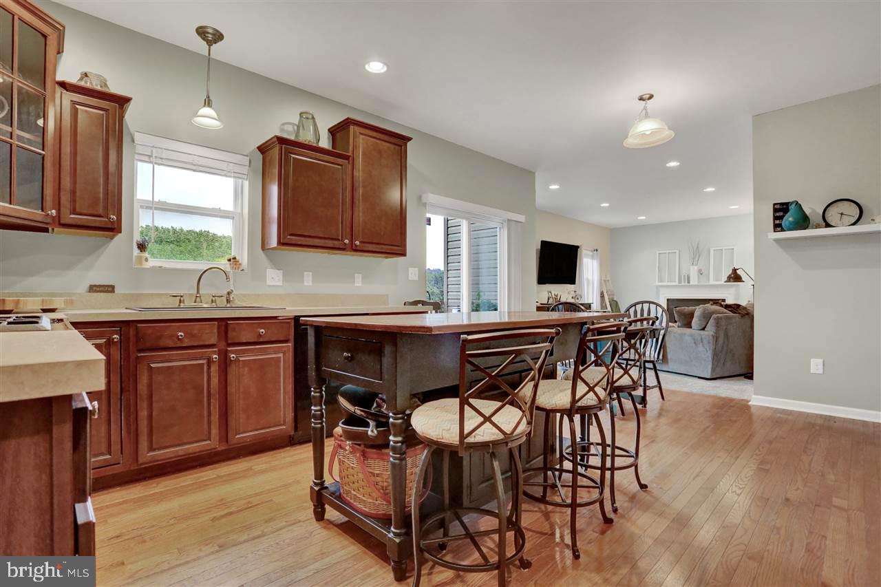 LAUREL VISTAS - Residential