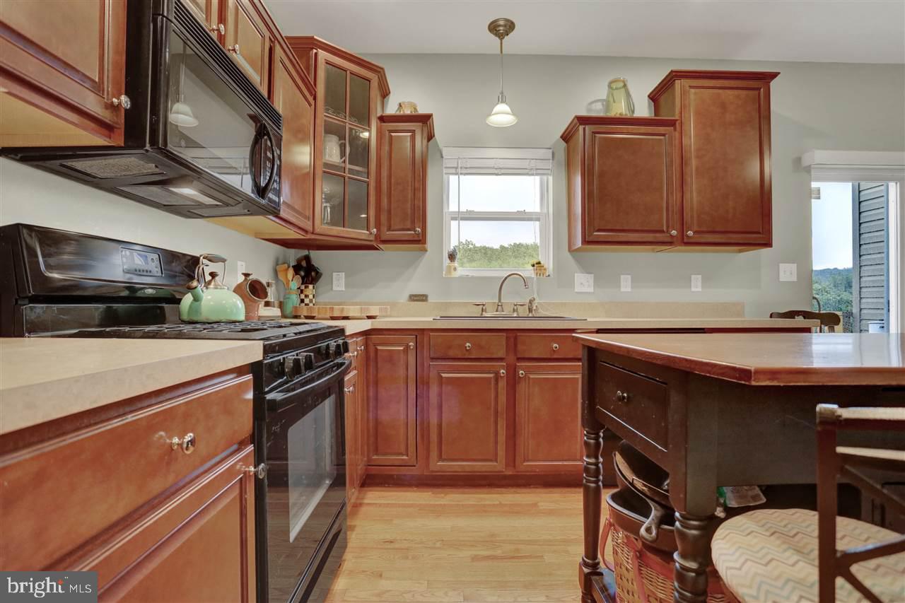 LAUREL VISTAS - Residential