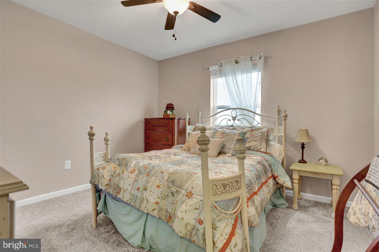 LAUREL VISTAS - Residential