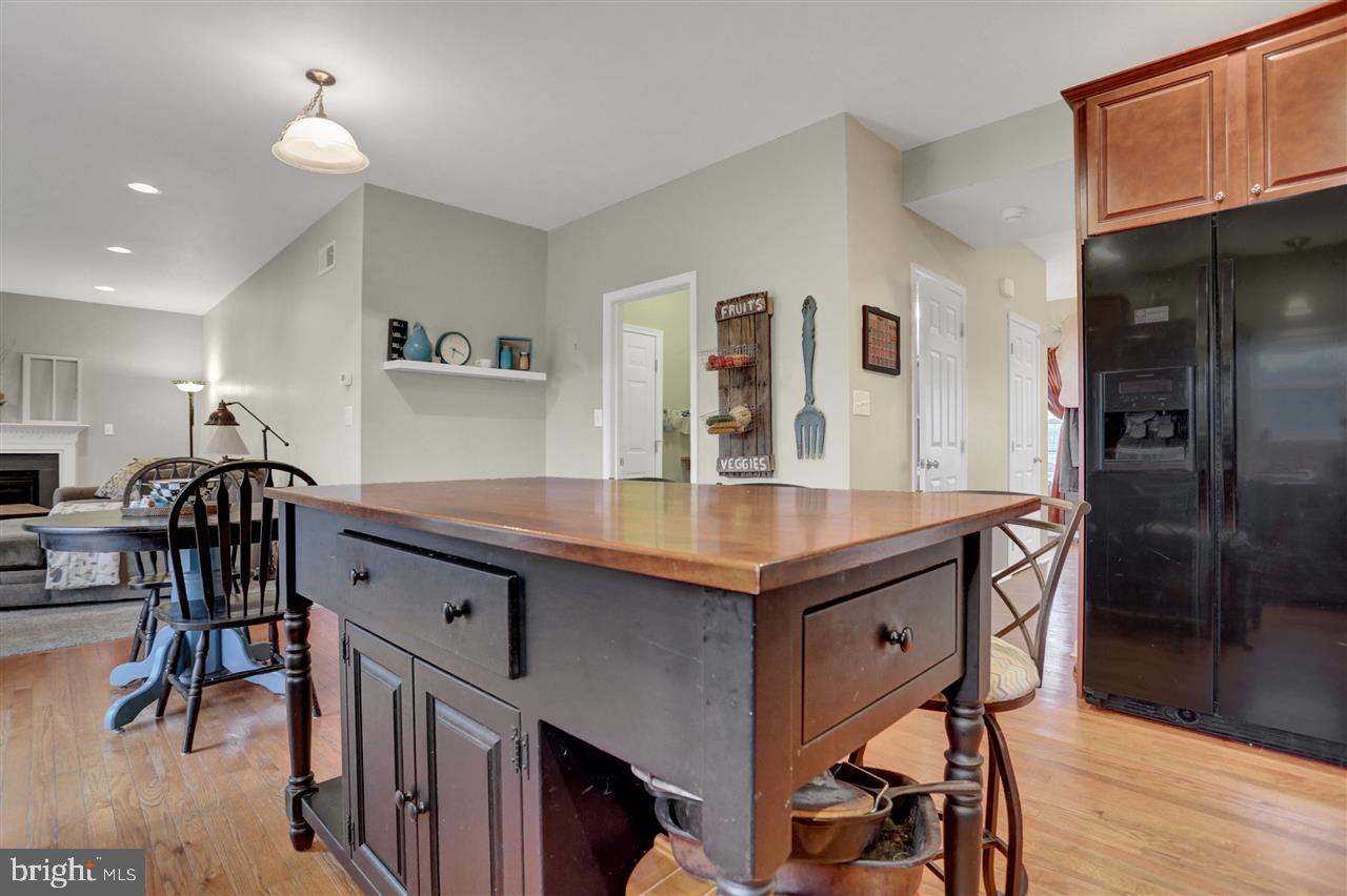 LAUREL VISTAS - Residential