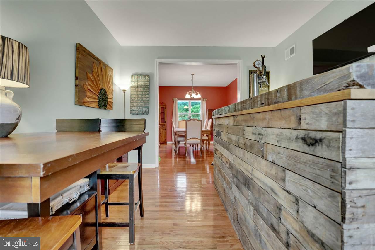 LAUREL VISTAS - Residential