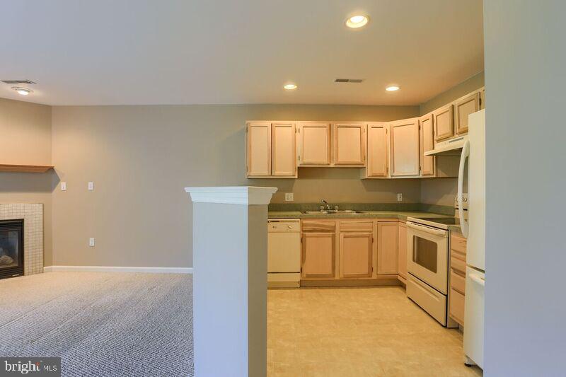 QUAIL HOLLOW - Residential