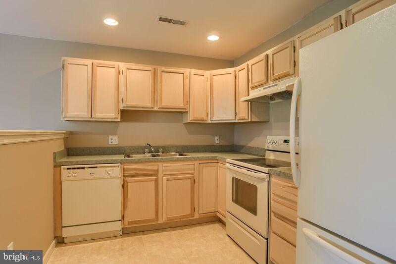 QUAIL HOLLOW - Residential