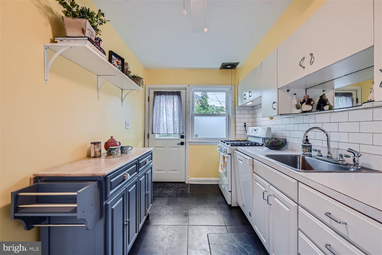 EDNOR GARDENS - LAKESIDE - Residential