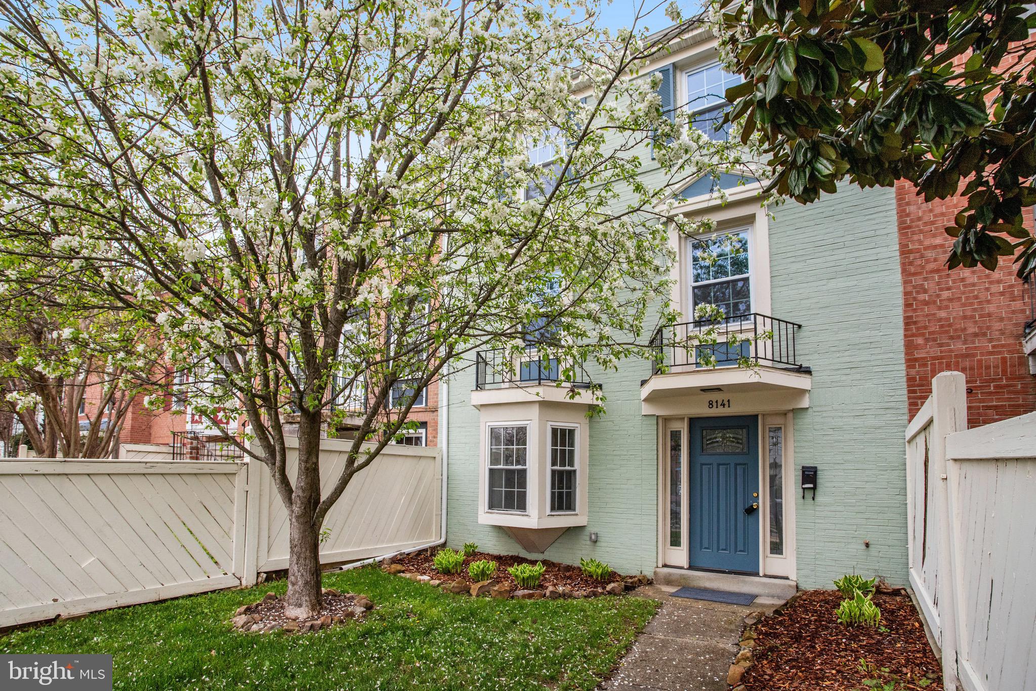 PINEWOOD LAKE - Residential Lease