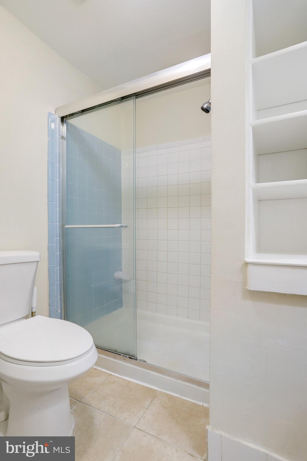 PINEWOOD LAKE - Residential Lease