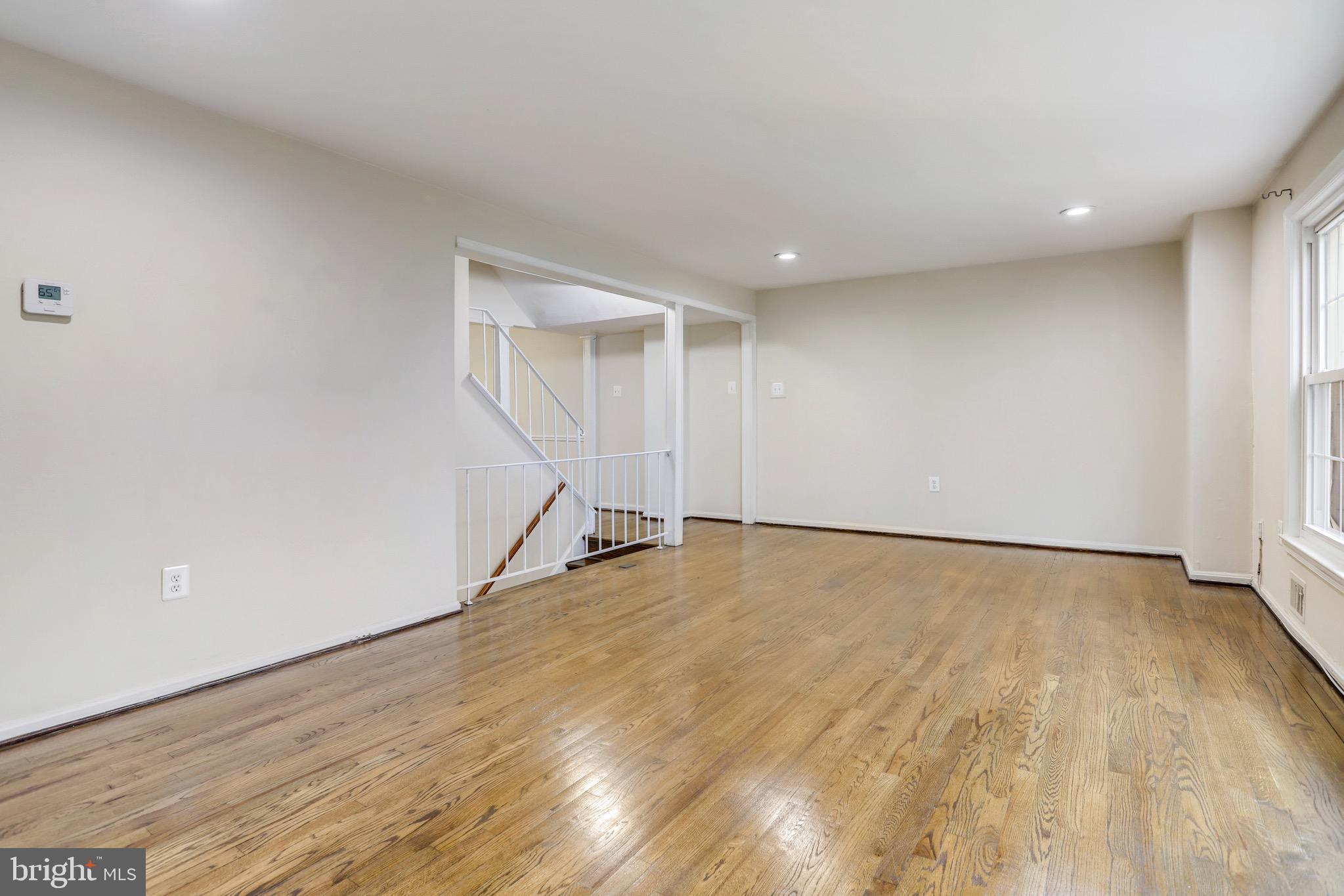 PINEWOOD LAKE - Residential Lease