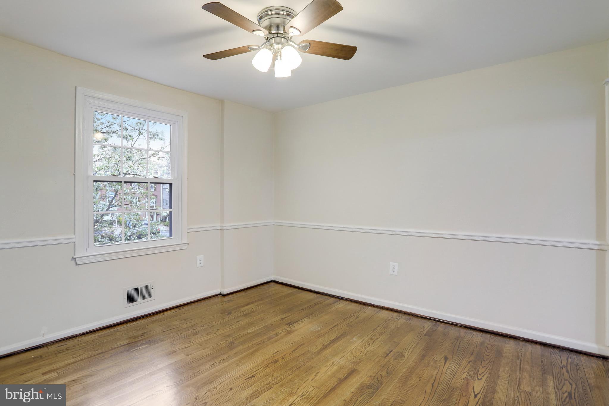 PINEWOOD LAKE - Residential Lease