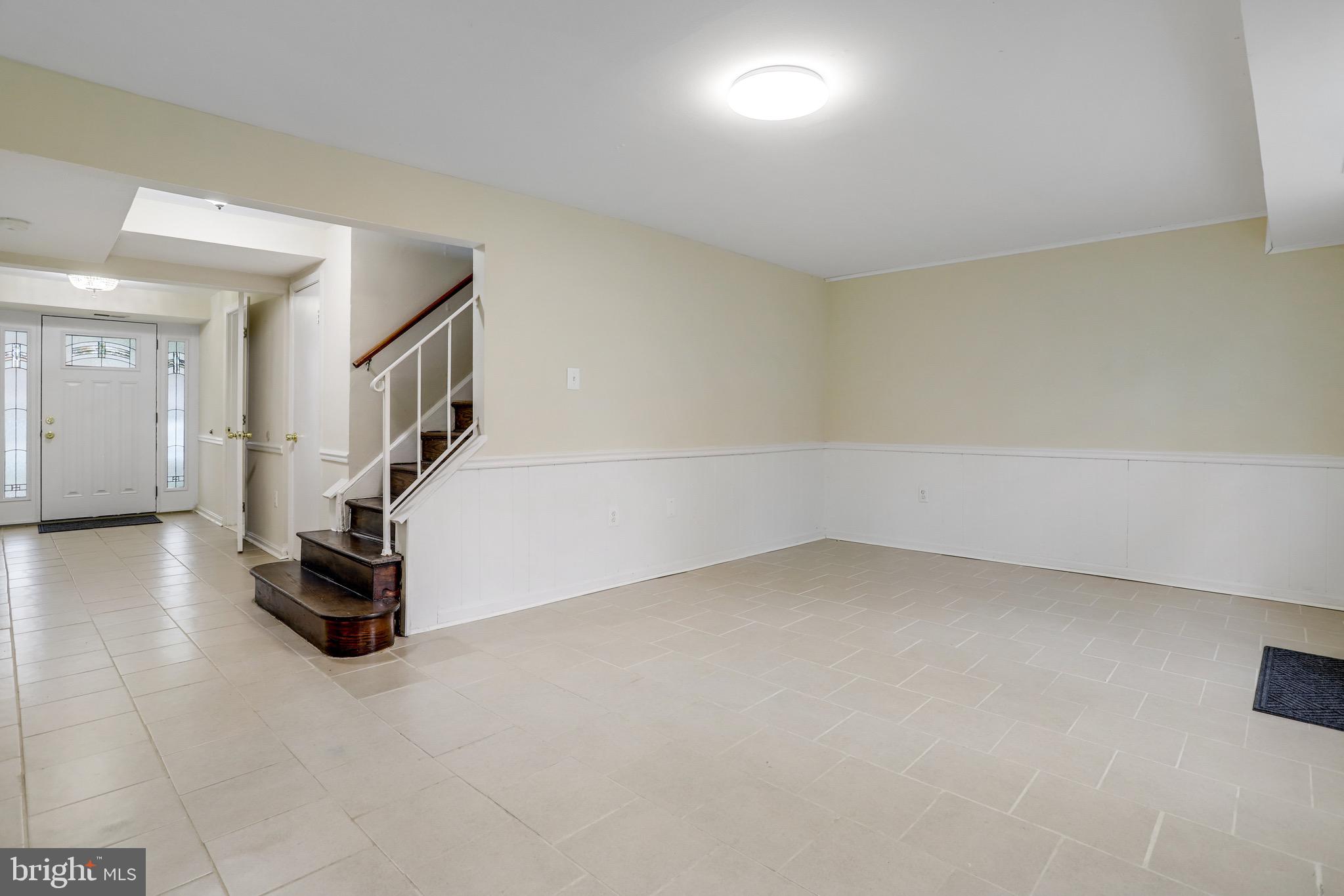 PINEWOOD LAKE - Residential Lease