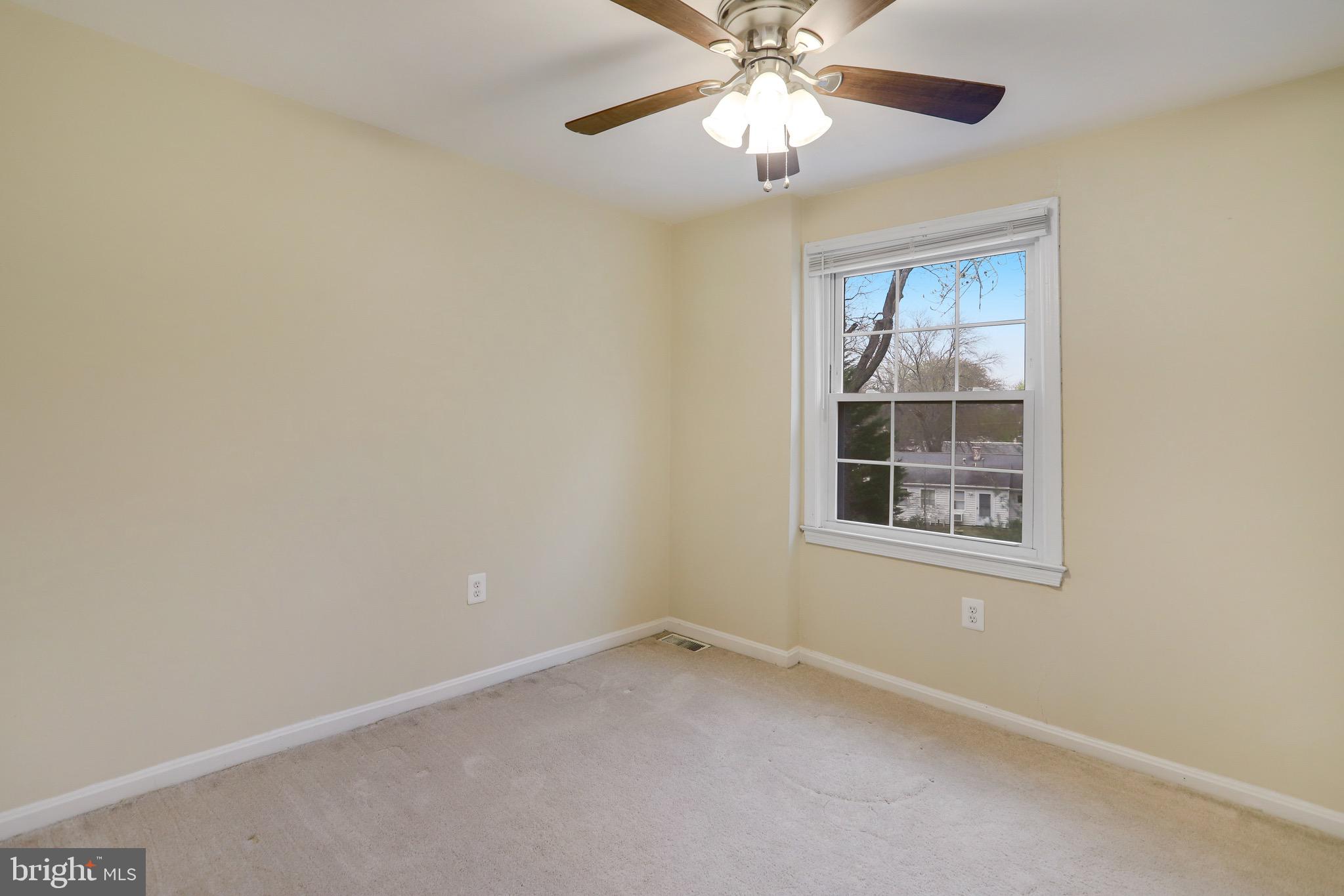 PINEWOOD LAKE - Residential Lease