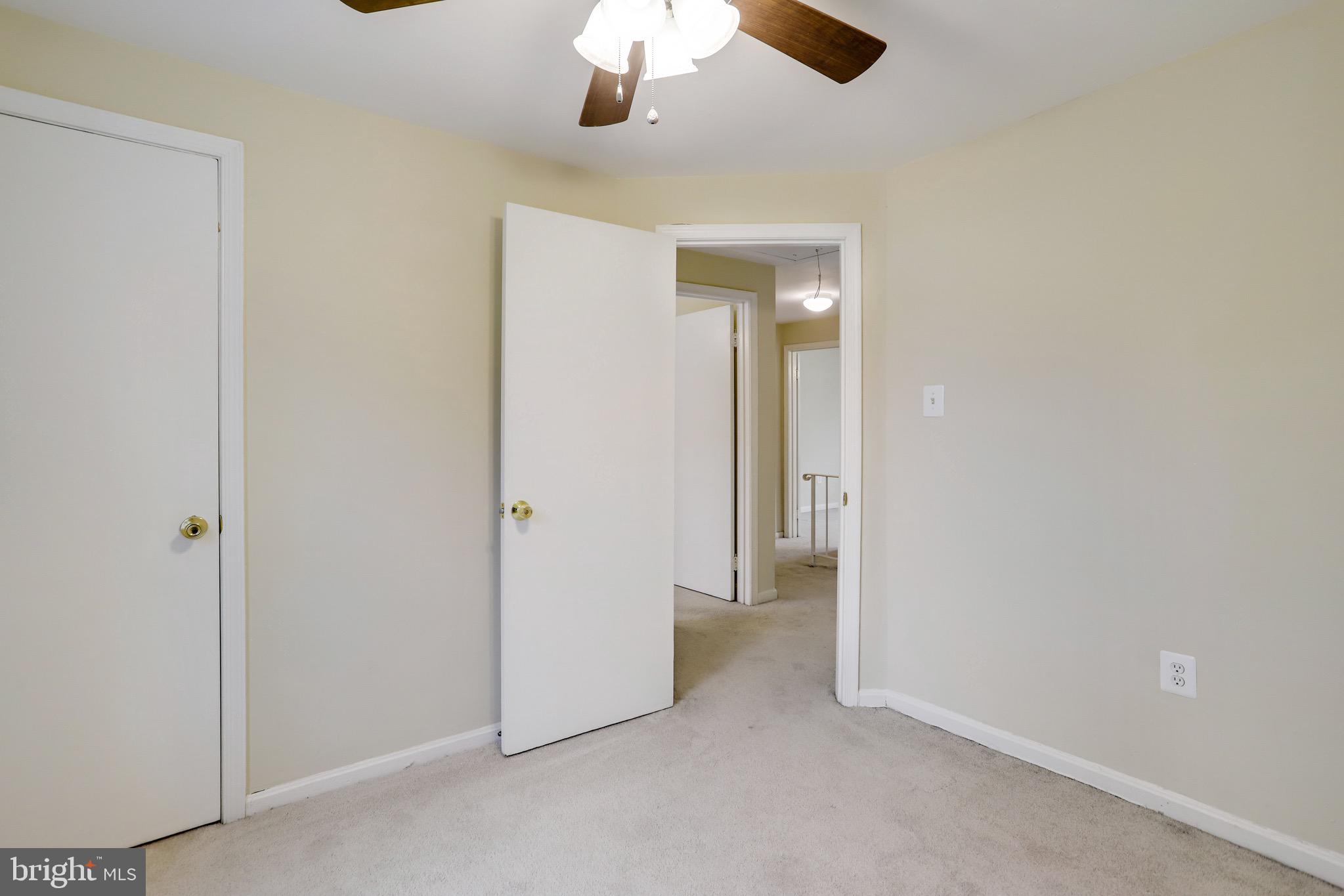 PINEWOOD LAKE - Residential Lease