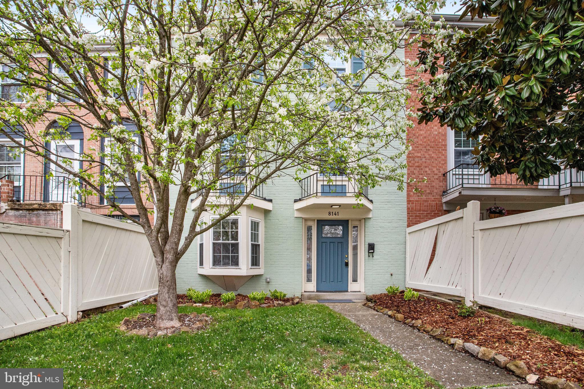 PINEWOOD LAKE - Residential Lease