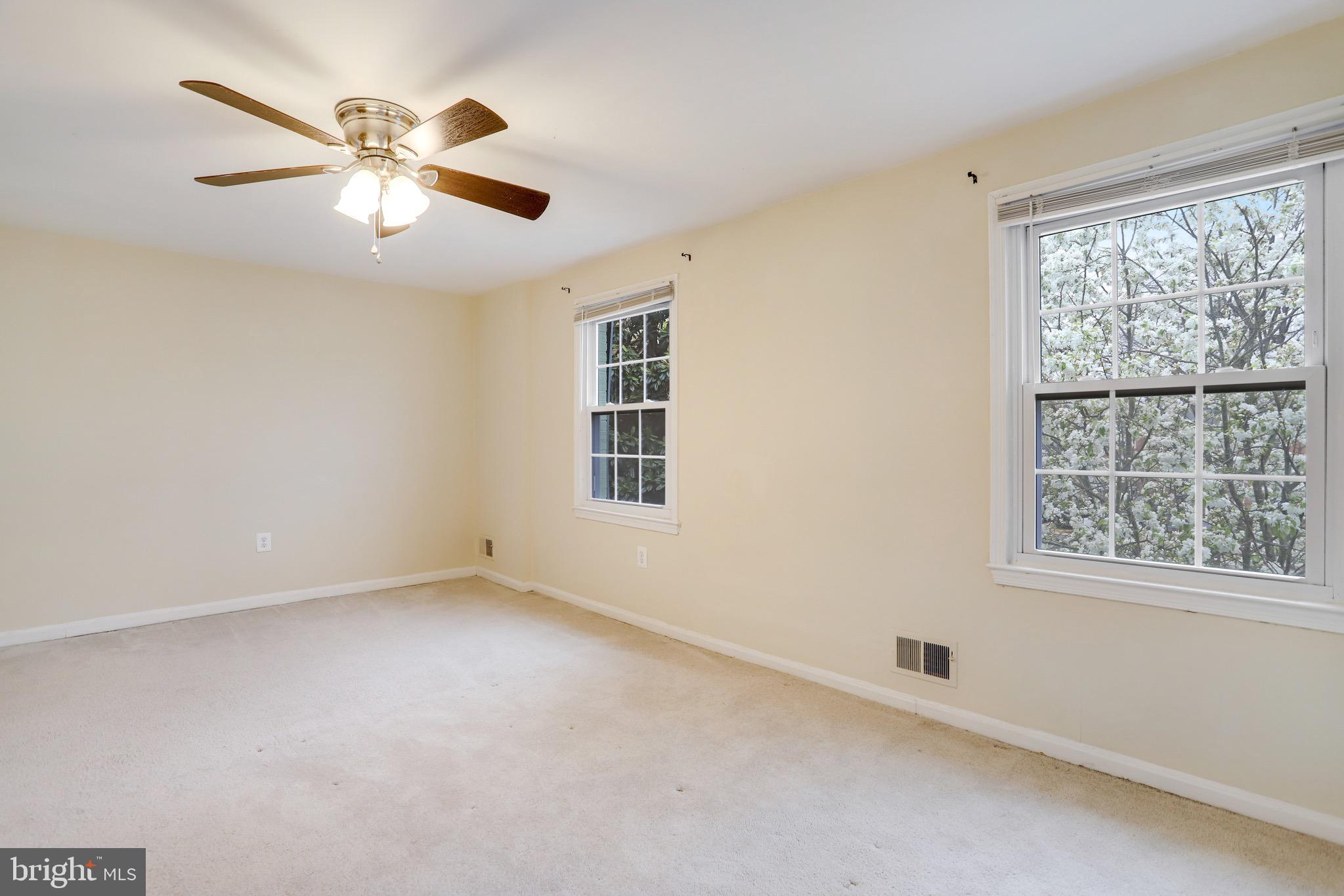 PINEWOOD LAKE - Residential Lease