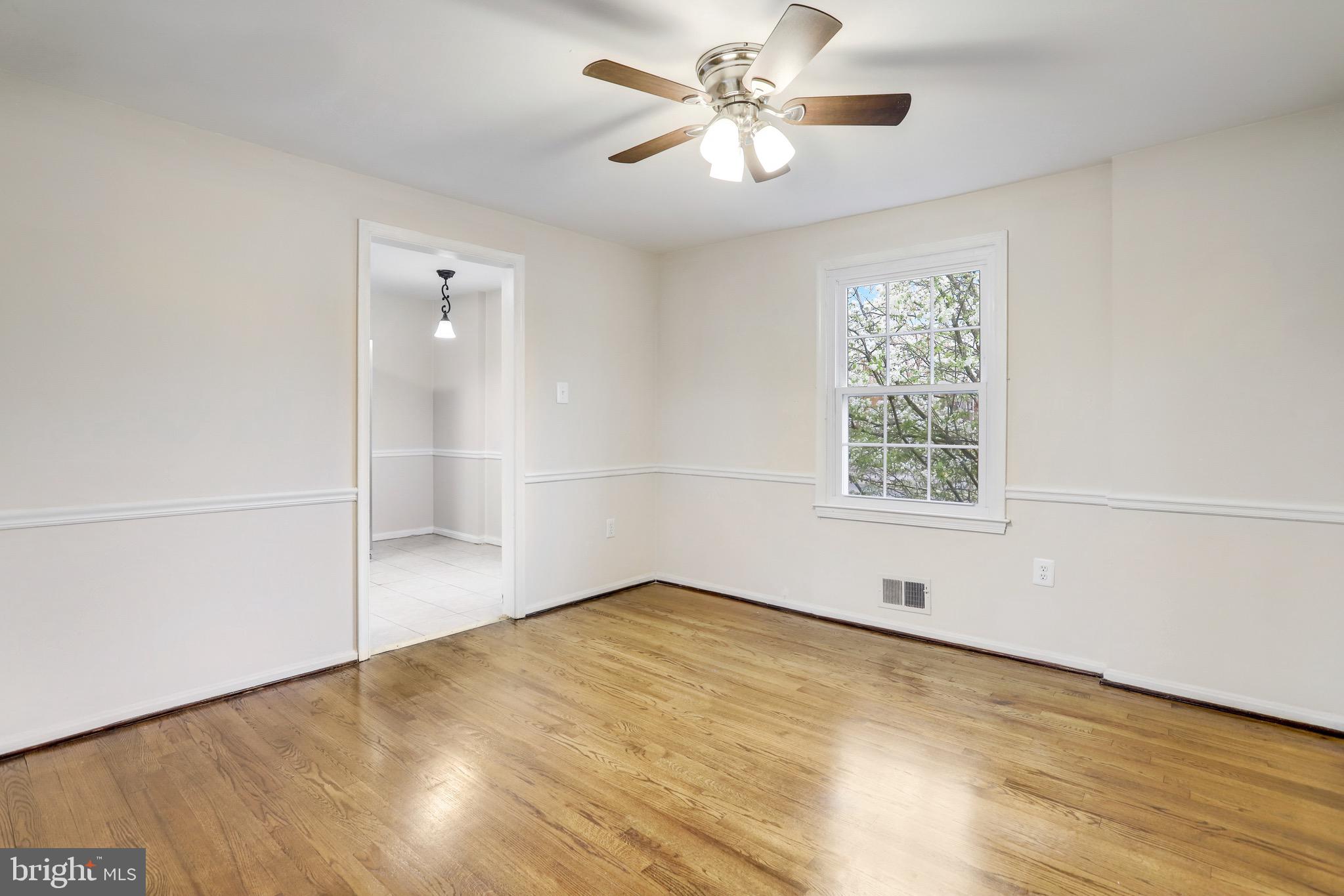 PINEWOOD LAKE - Residential Lease